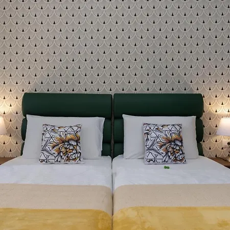 Aurora Πανσιόν