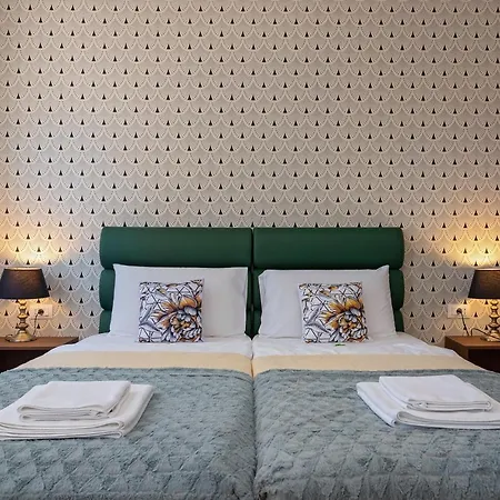 Πανσιόν Aurora