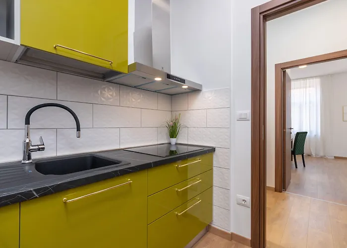 Guest house Aurora 4*